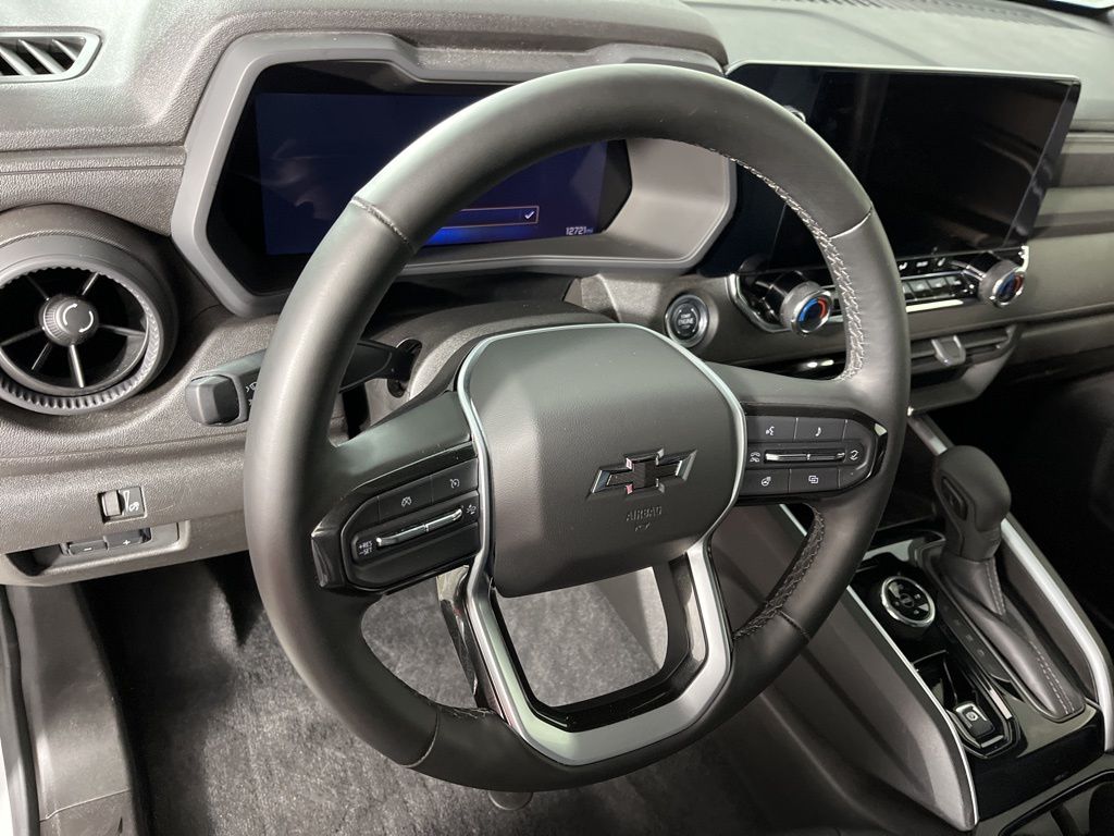 Thumbnail: 2025 Chevrolet Colorado - 26