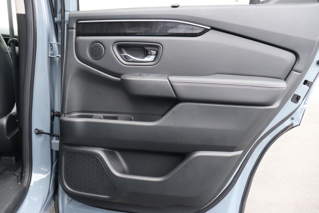 Thumbnail: 2025 Honda Pilot - 16