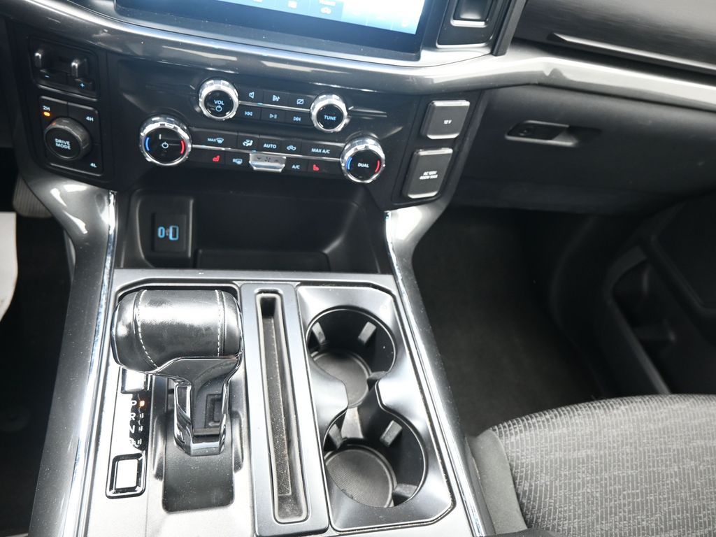 2022 Ford F-150 XLT - 11