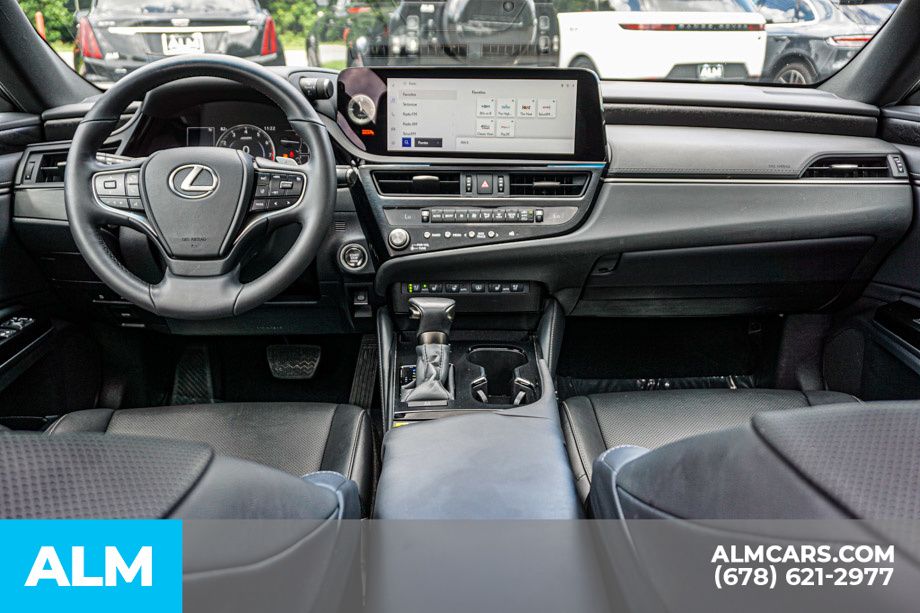 Used 2024 White Lexus 350 image 25