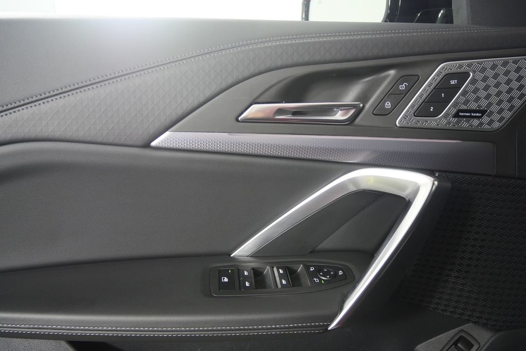 Thumbnail: 2025 BMW X2 - 8