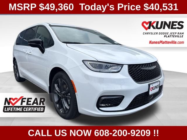 Bright White Clearcoat 2026 Chrysler Pacifica Select FWD Minivan Front-Wheel Drive 9-Speed Automatic