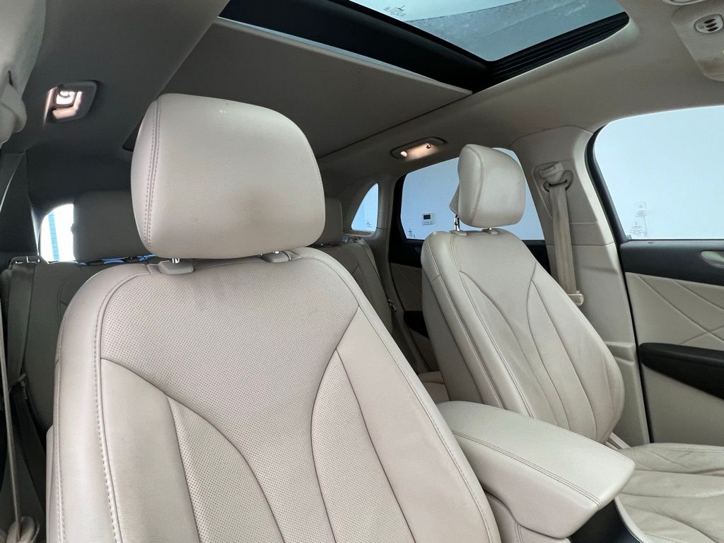 Thumbnail: 2018 Lincoln MKC - 7