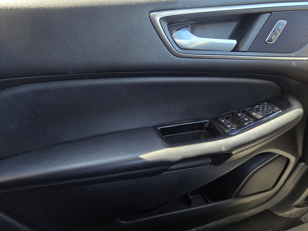 Used 2016 Silver Ford SEL image 13