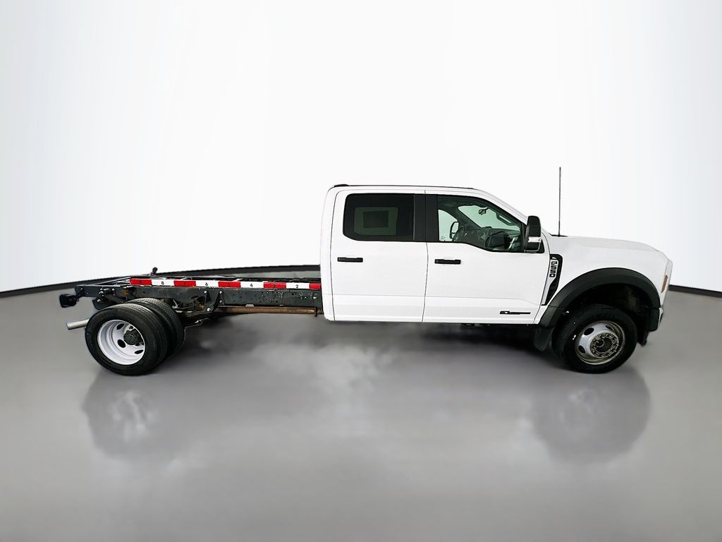 FordF-550SD8