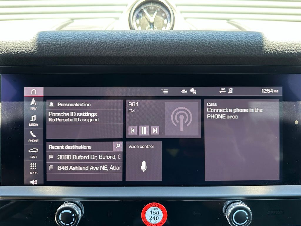 2024 Porsche Macan  25