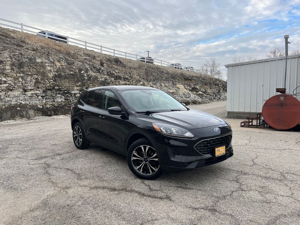 Black Metallic 2022 Ford Escape SE AWD SUV / Crossover All-Wheel Drive 8-Speed Automatic