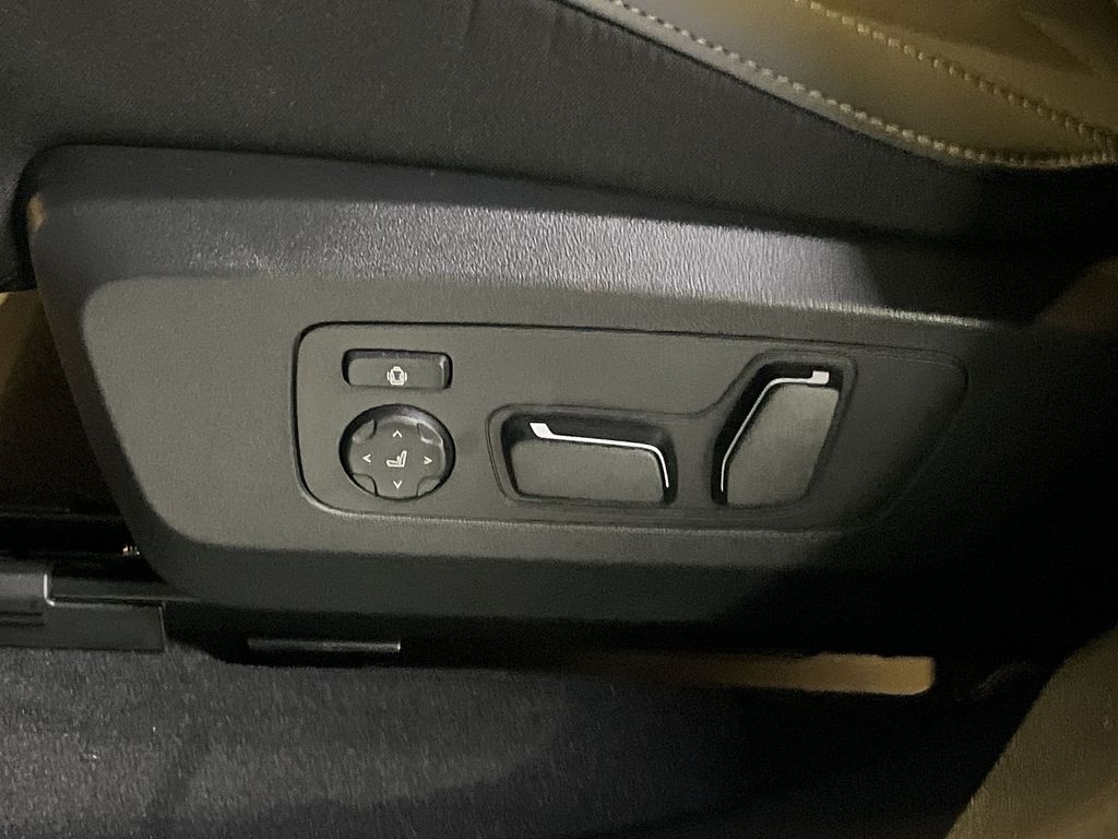 Thumbnail: 2026 BMW X3 - 12