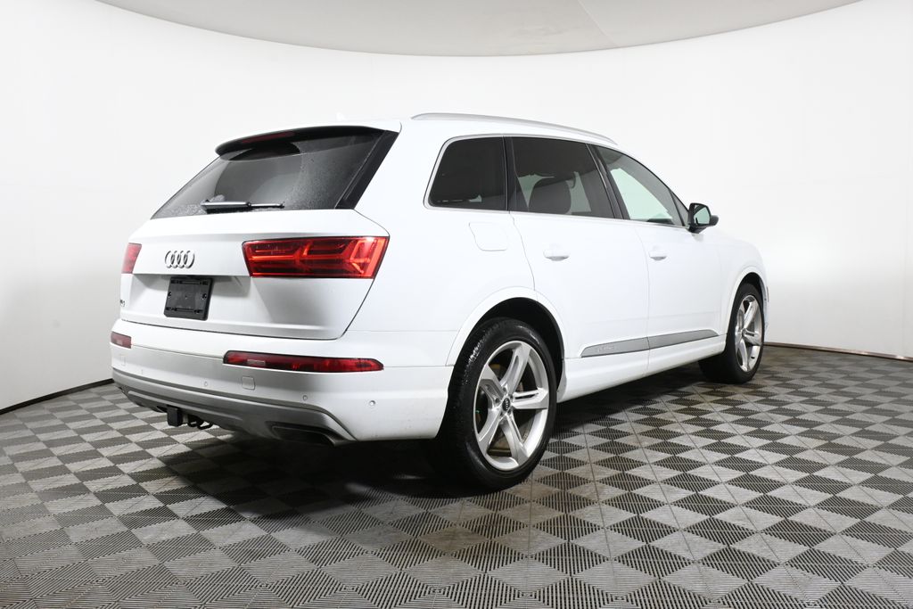 Thumbnail: 2019 Audi Q7 - 7