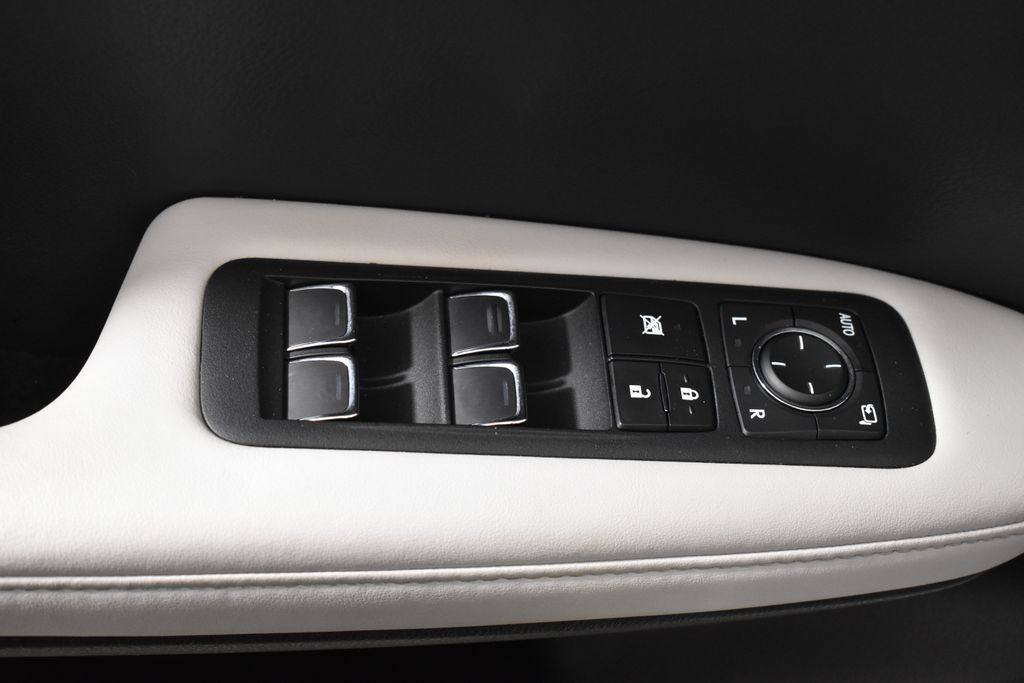 Thumbnail: 2021 Lexus RX - 32