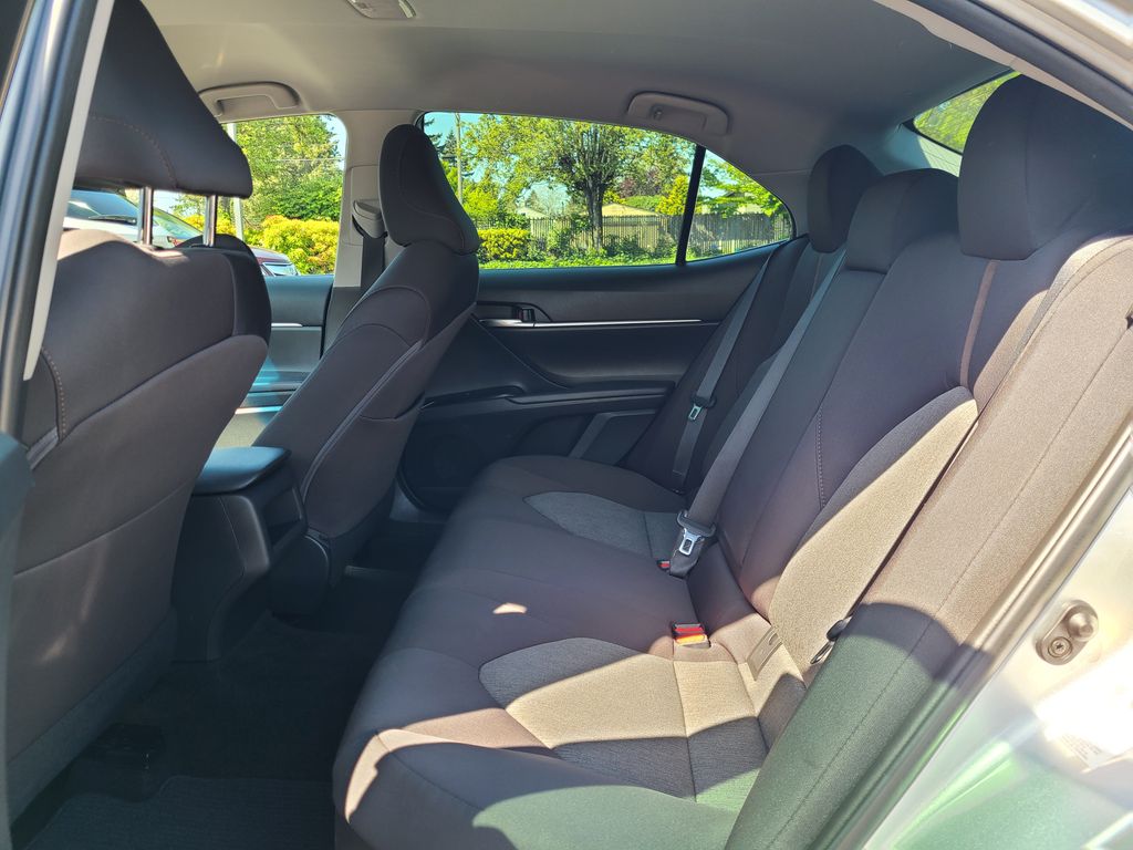 2018 Toyota Camry Hybrid LE
