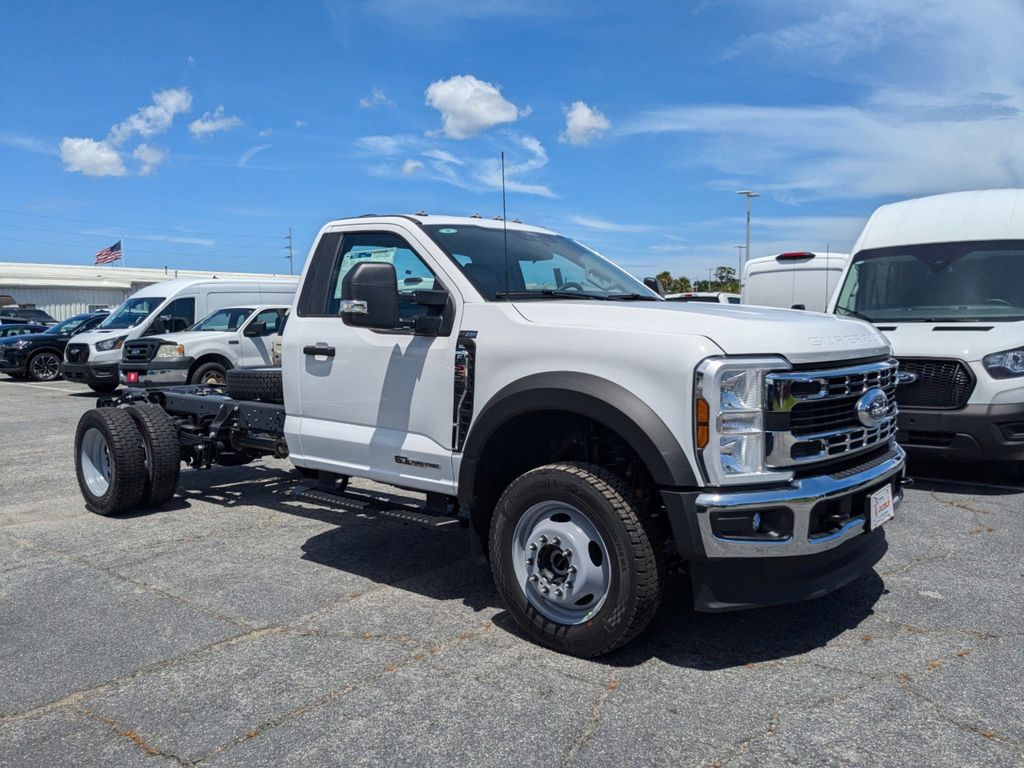 2025 Ford F-550 Super Duty 