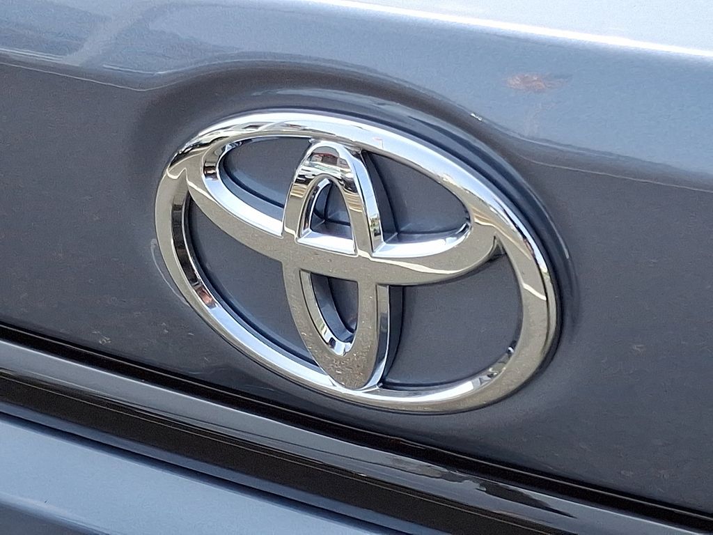 Thumbnail: 2025 Toyota Corolla - 17