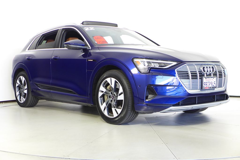 Thumbnail: 2022 Audi e-tron - 4