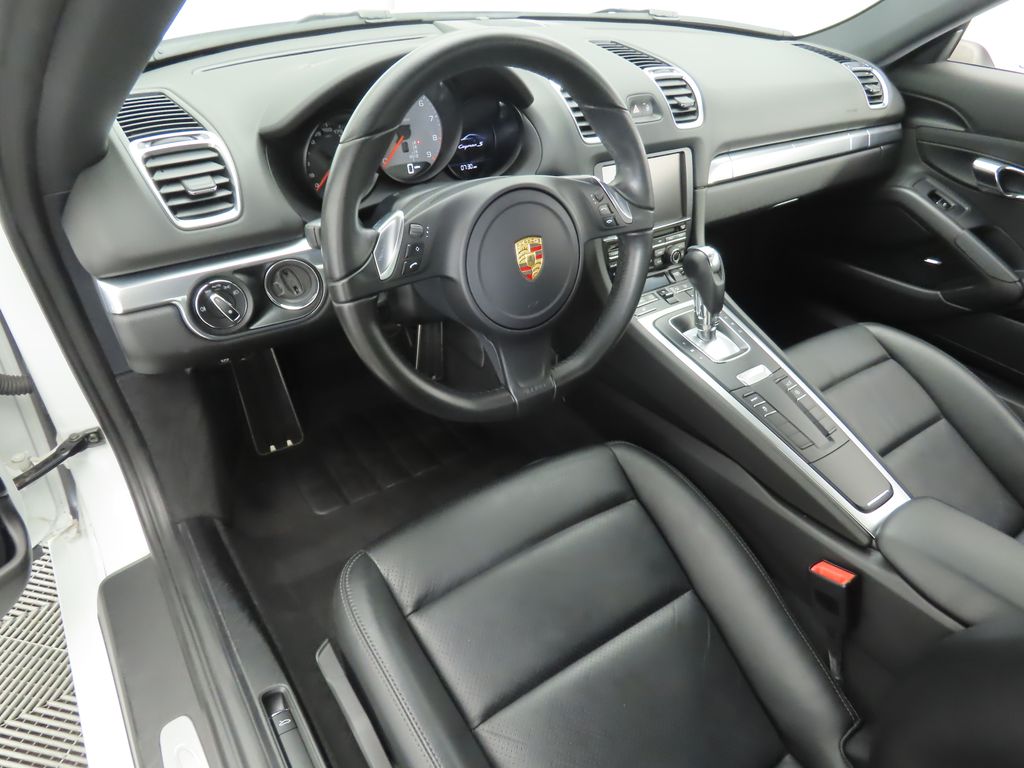 Thumbnail: 2016 Porsche Cayman - 4