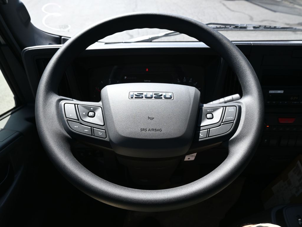 2025 Isuzu NPR XD 