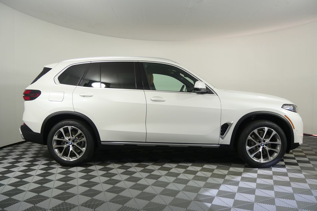 Thumbnail: 2026 BMW X5 - 2