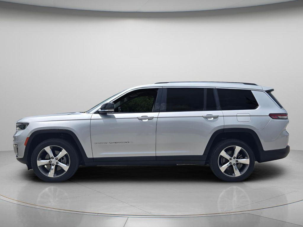 2022 Jeep Cherokee - $23,800