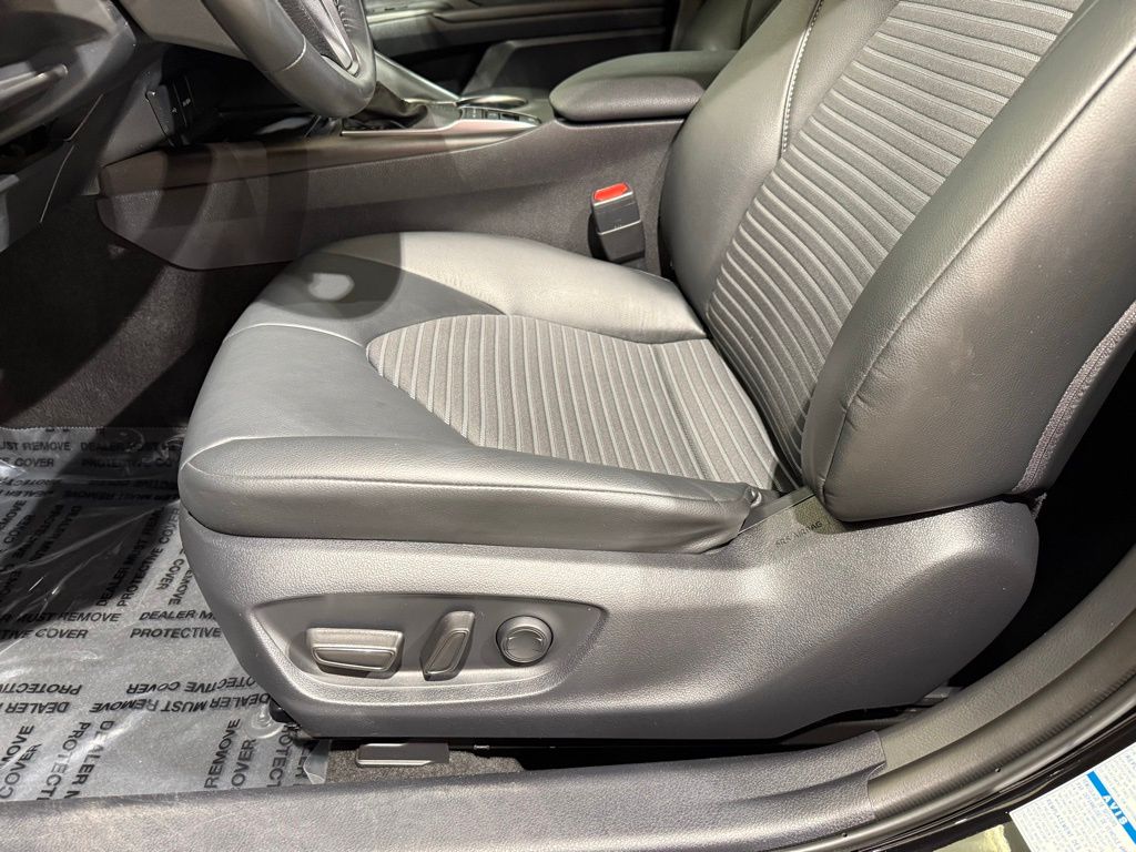 2023 Toyota Camry SE 13