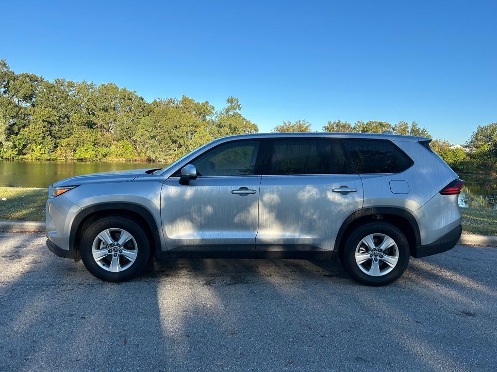 Thumbnail: 2025 Toyota Grand Highlander - 2