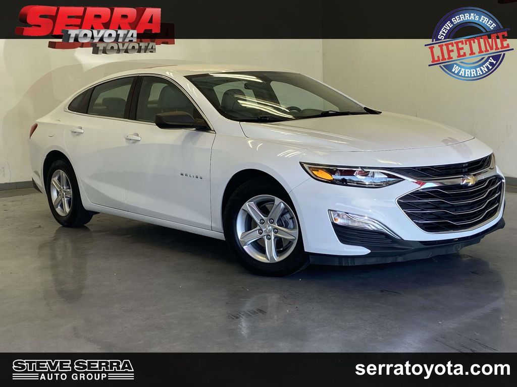 Summit White 2022 Chevrolet Malibu LS FWD Sedan Front-Wheel Drive Continuously Variable Transmission
