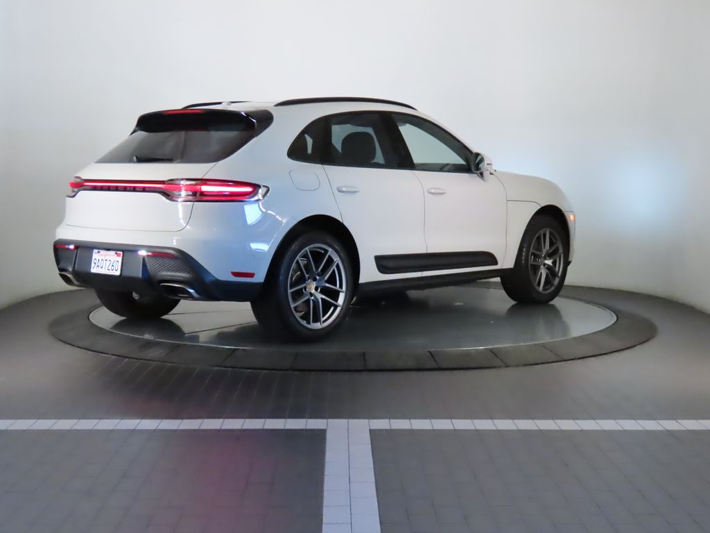 Thumbnail: 2022 Porsche Macan - 7