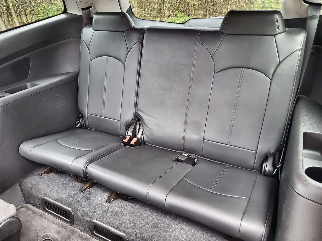 2016 Chevrolet Traverse LT 22