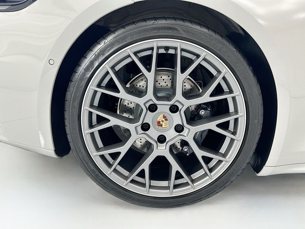 Thumbnail: 2026 Porsche 911 - 30