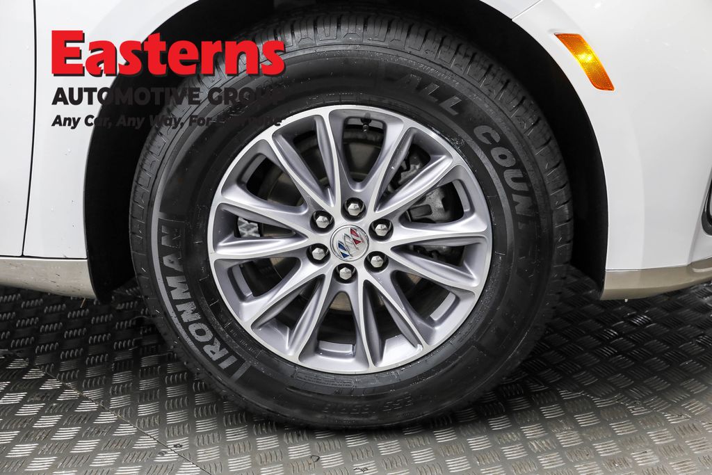 Used 2024 White Buick Premium Group image 35