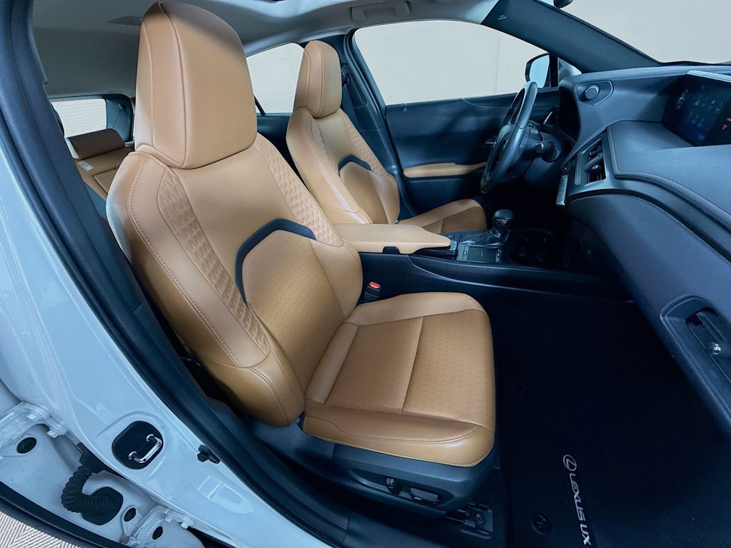 Thumbnail: 2020 Lexus UX - 27