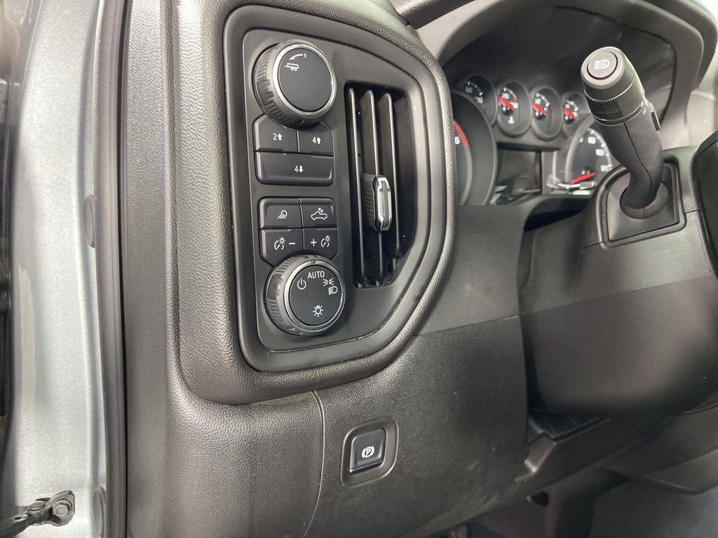 Thumbnail: 2025 Chevrolet Silverado 2500 - 28