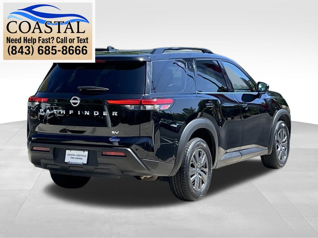 2024 Nissan Pathfinder SV - 10