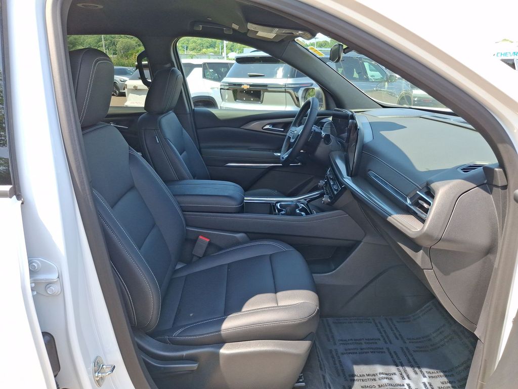 Used 2026 Chevrolet Traverse SUV