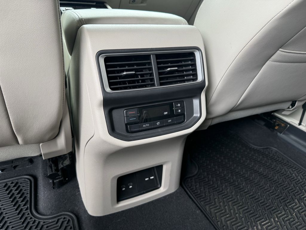 2024 Volkswagen Atlas 2.0T SE w/Technology White at DeMontrond Gulf Freeway