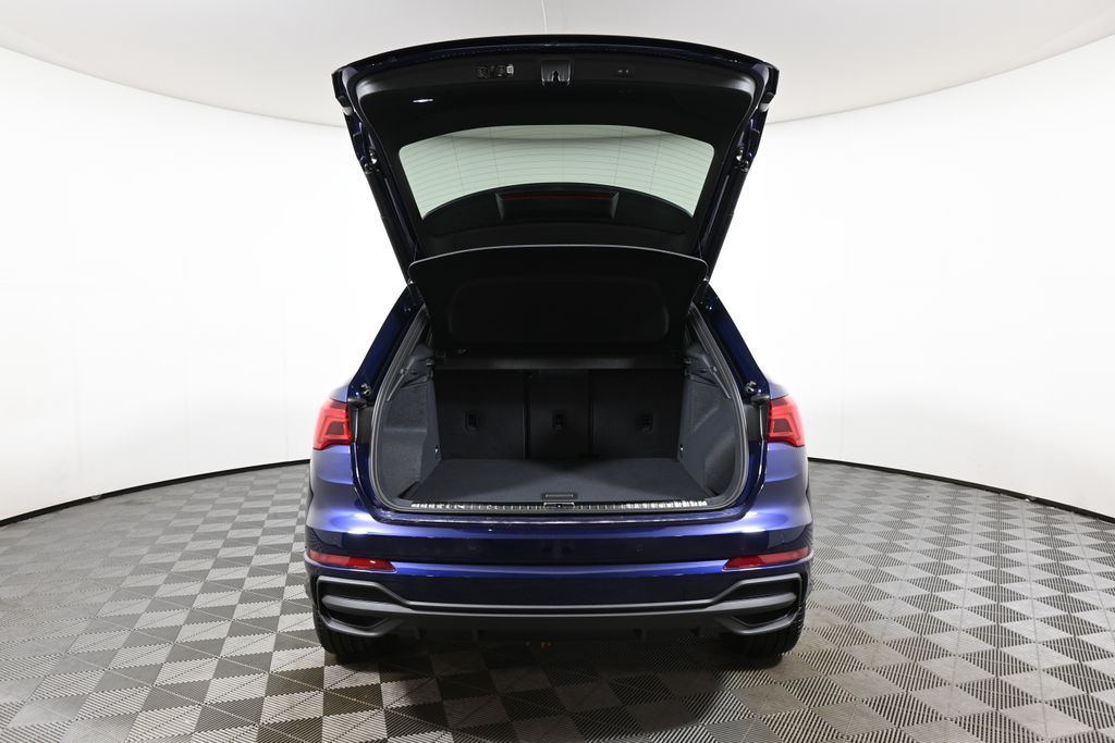 Thumbnail: 2025 Audi Q3 - 29