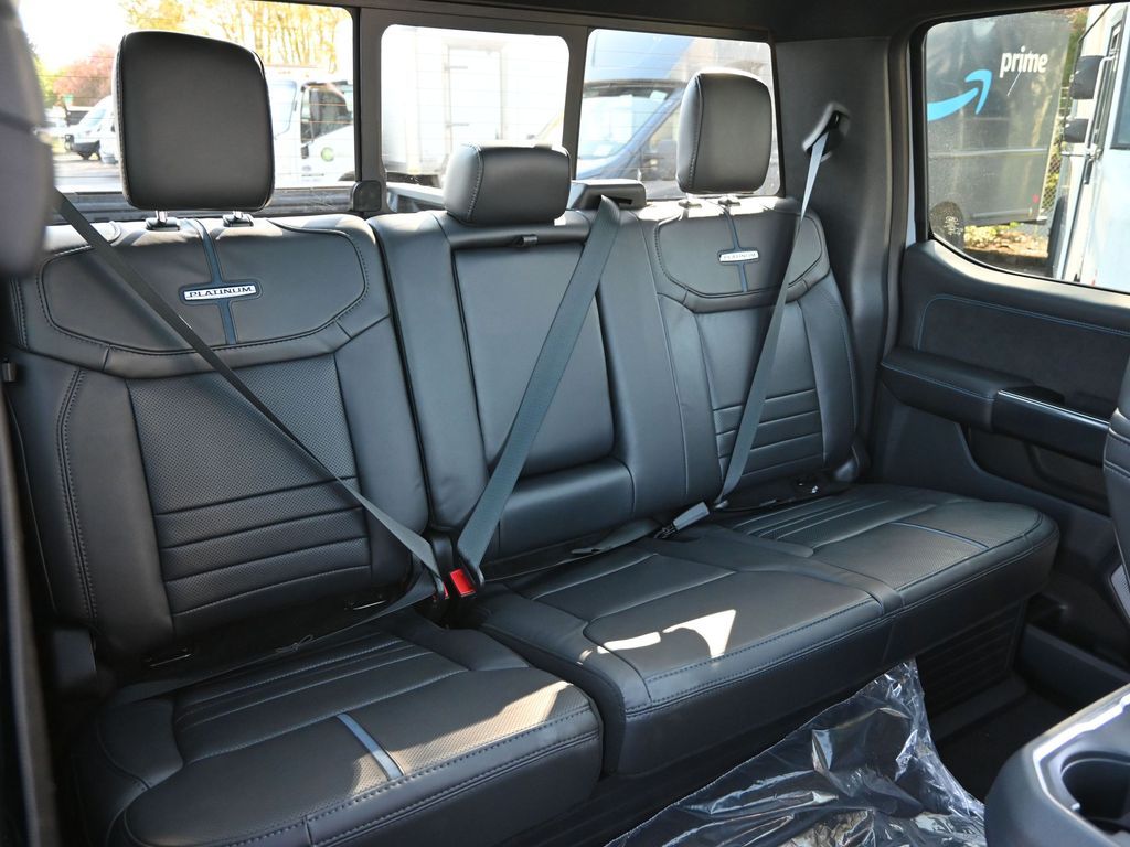 2025 Ford F-350 Super Duty Platinum