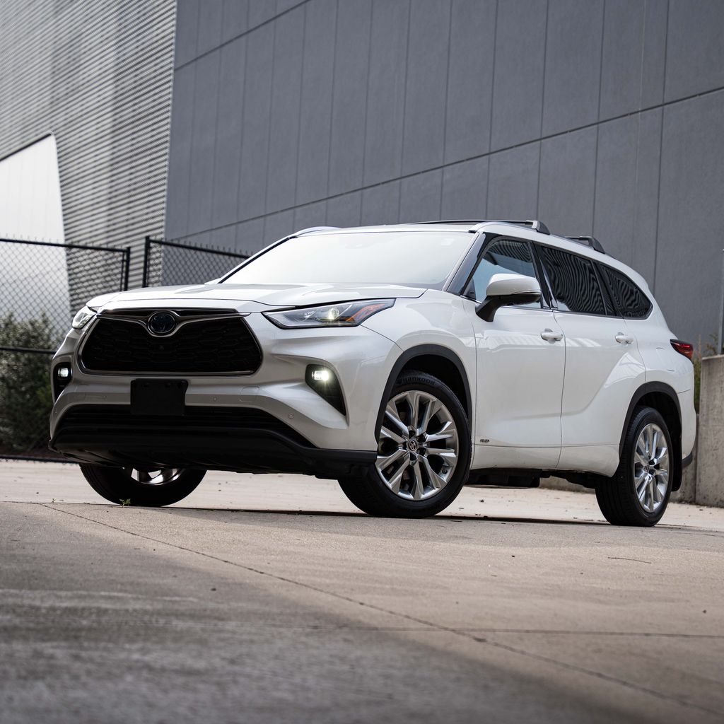 2022 Toyota Highlander Hybrid Limited