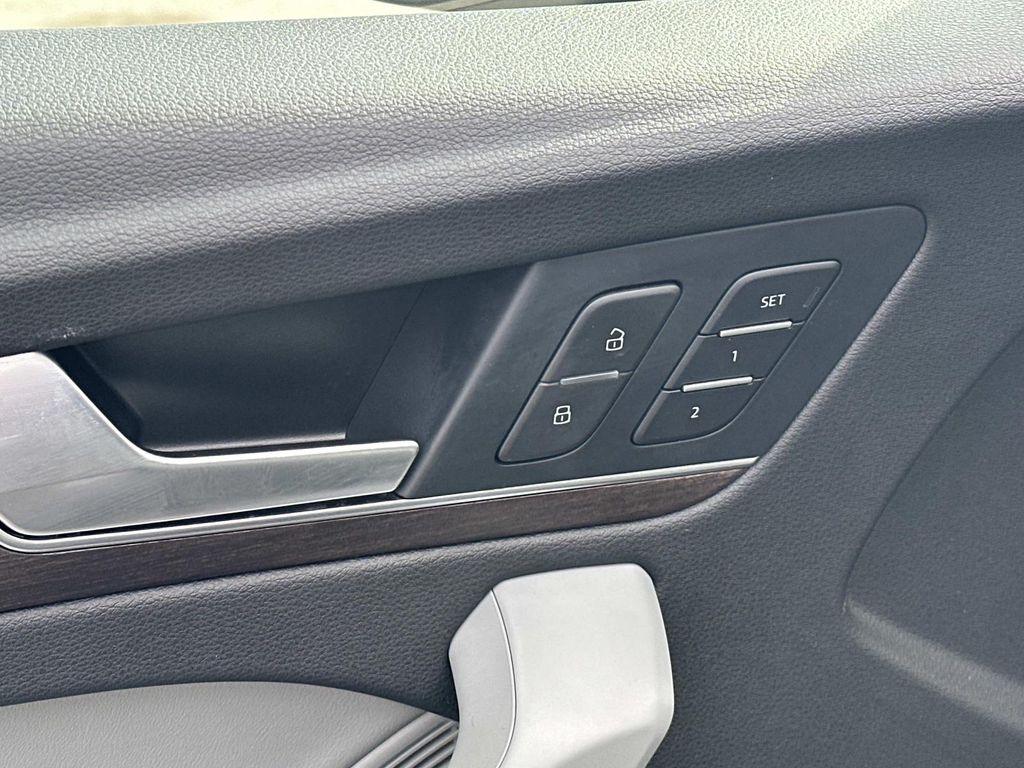 Thumbnail: 2023 Audi Q5 - 32