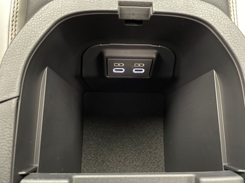 Thumbnail: 2025 Toyota RAV4 - 29