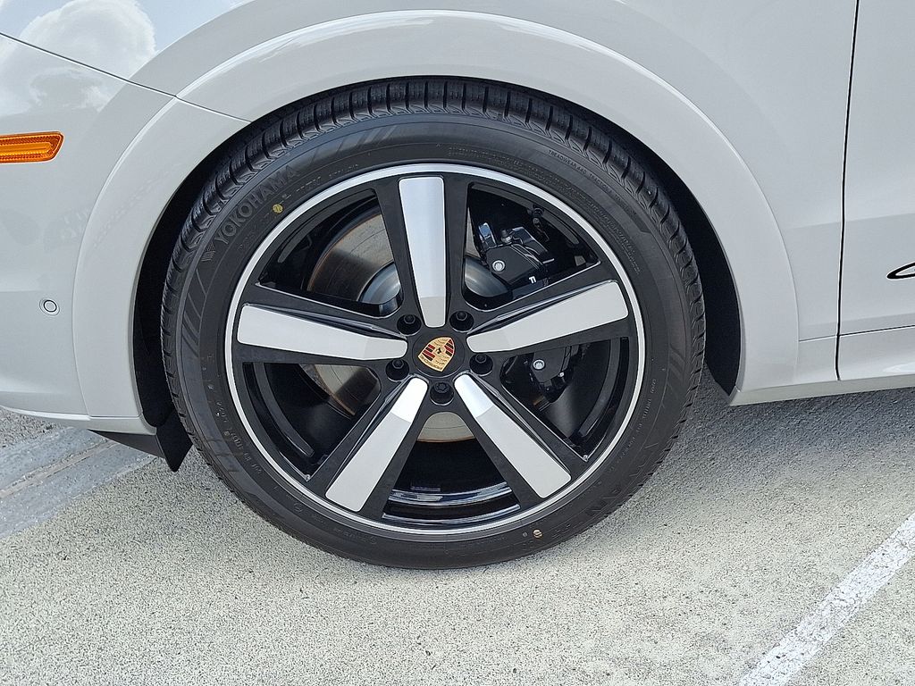 Thumbnail: 2025 Porsche Cayenne - 11
