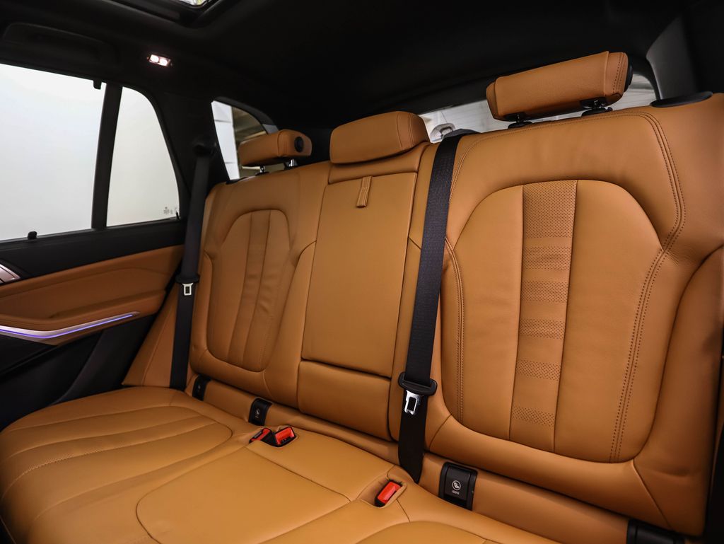 Thumbnail: 2022 BMW X5 - 23