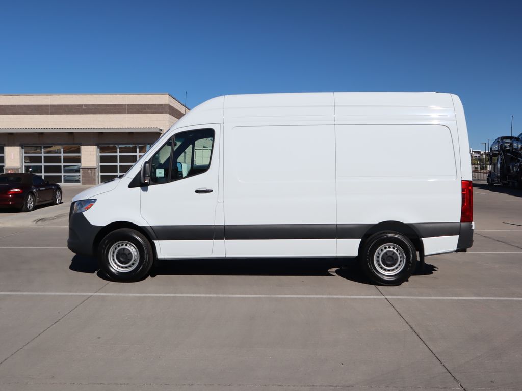 2025 Mercedes-Benz Sprinter 2500 8