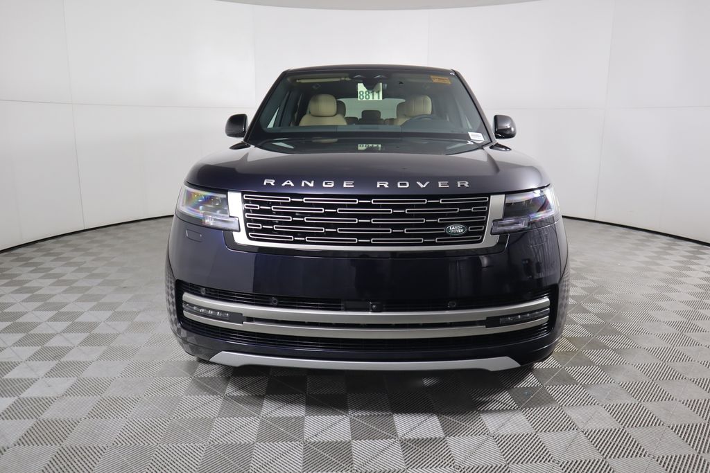 2025 Land Rover Range Rover SE 2