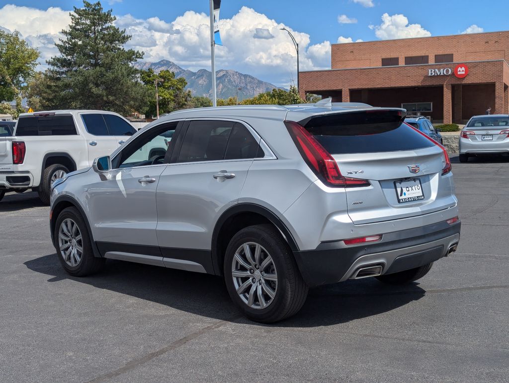 2022 Cadillac XT4 Premium Luxury 7