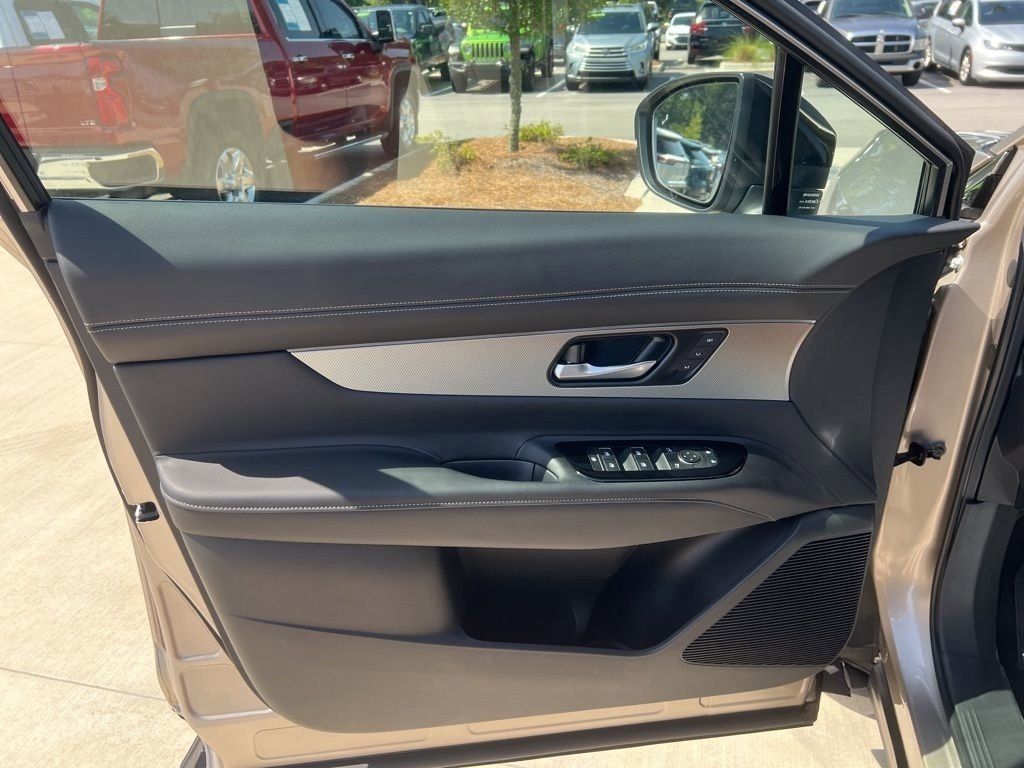 2025 Champagne Silver Metallic Nissan Murano SL AWD SUV