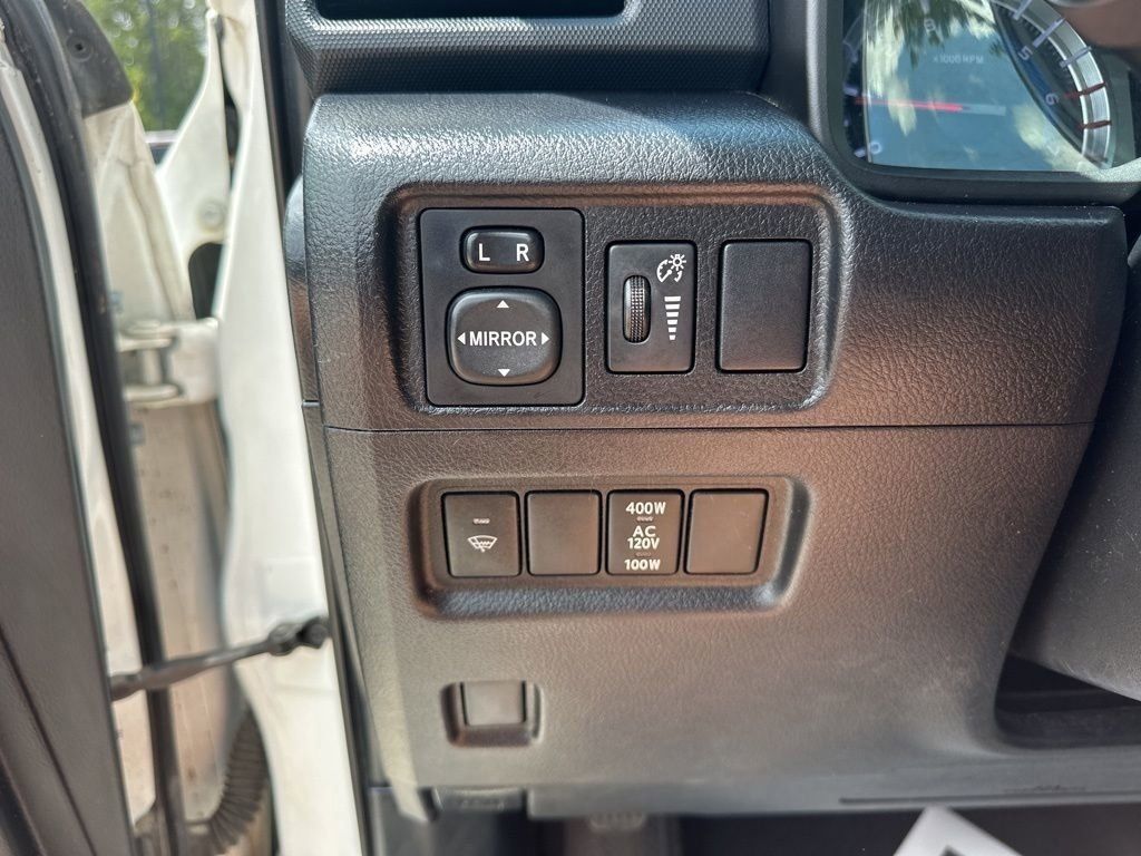 2016 Super White Toyota 4Runner SR5 RWD SUV