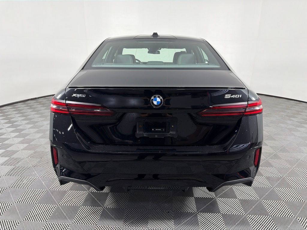 Thumbnail: 2024 BMW 5 Series - 6