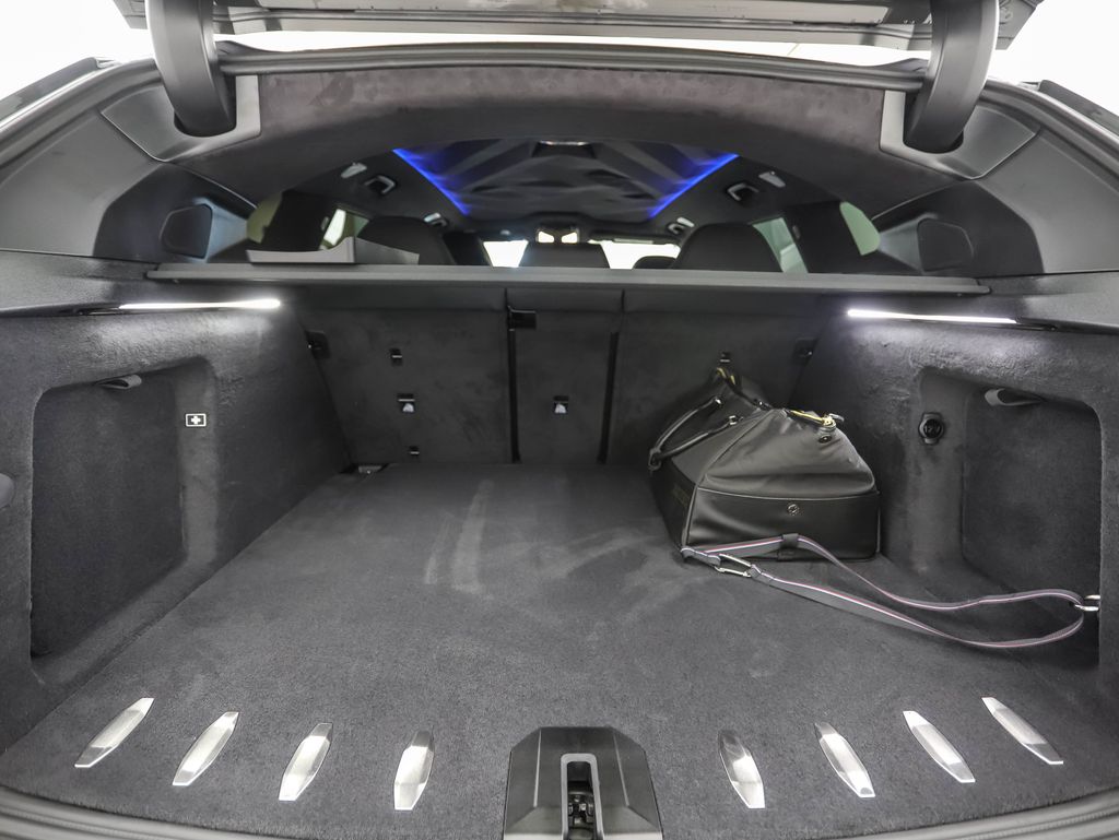 Thumbnail: 2026 BMW XM - 24