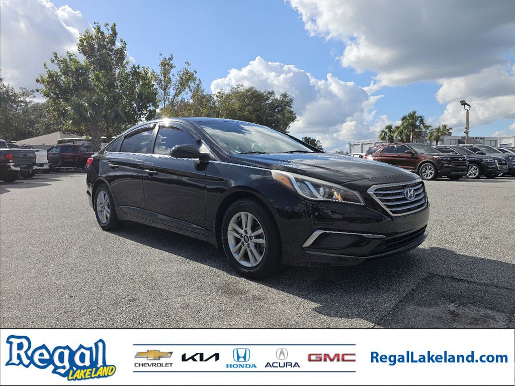 2017 Hyundai Sonata SE 1