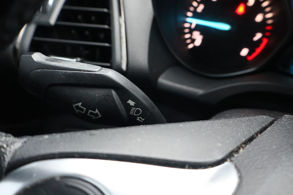 Thumbnail: 2016 Ford Escape - 20